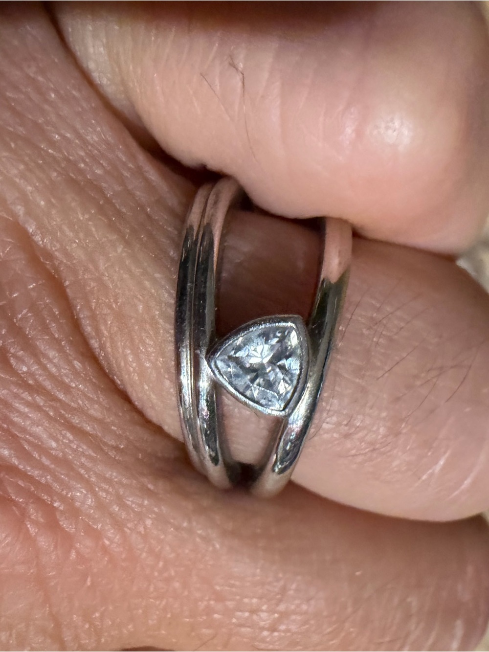 Silver split Band Ring - clear gem